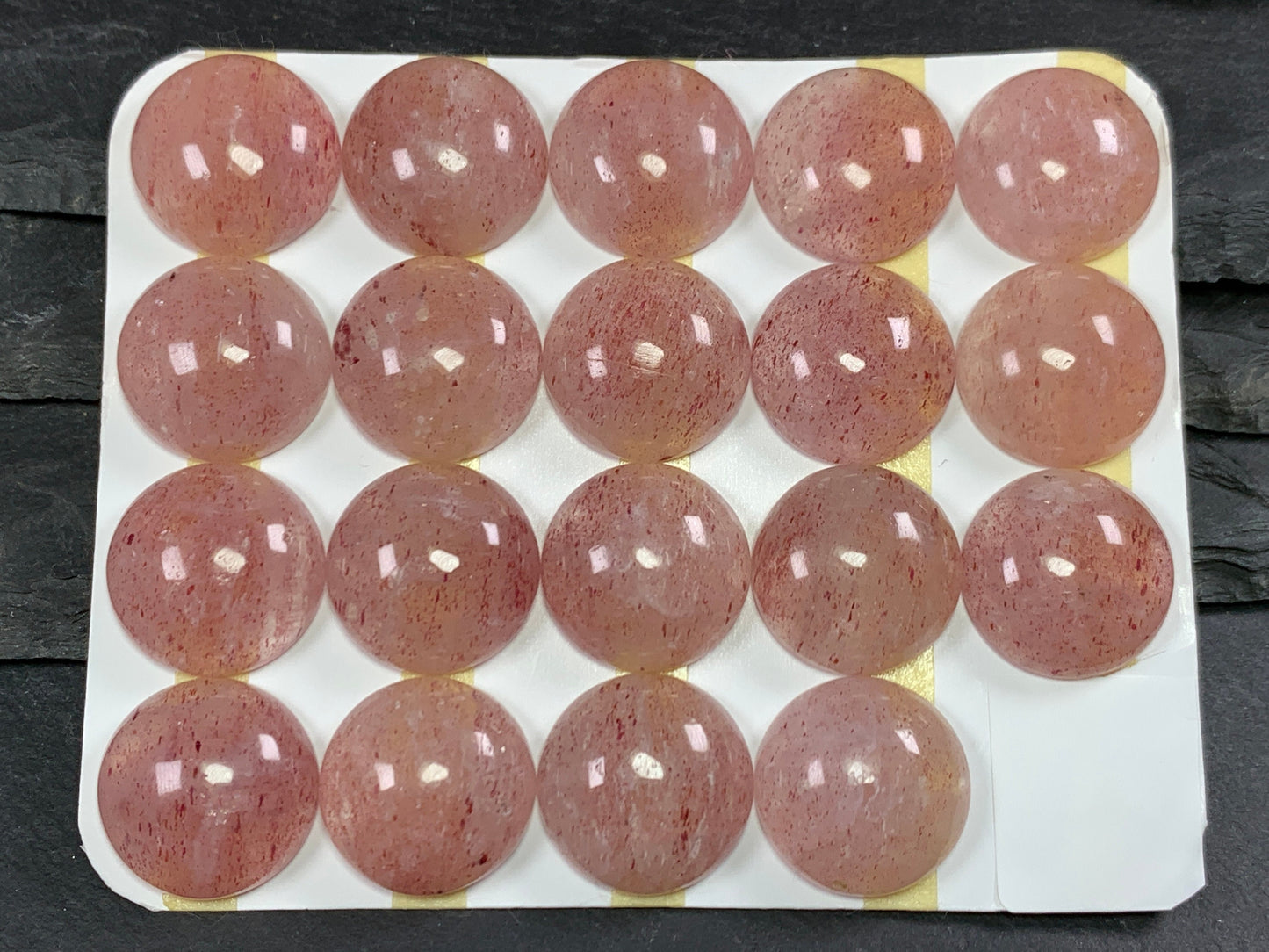 Strawberry Quartz round 18mm cabochon - Calibrated cabochons
