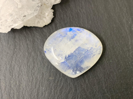 Rainbow Moonstone 23x20x7mm cabochon