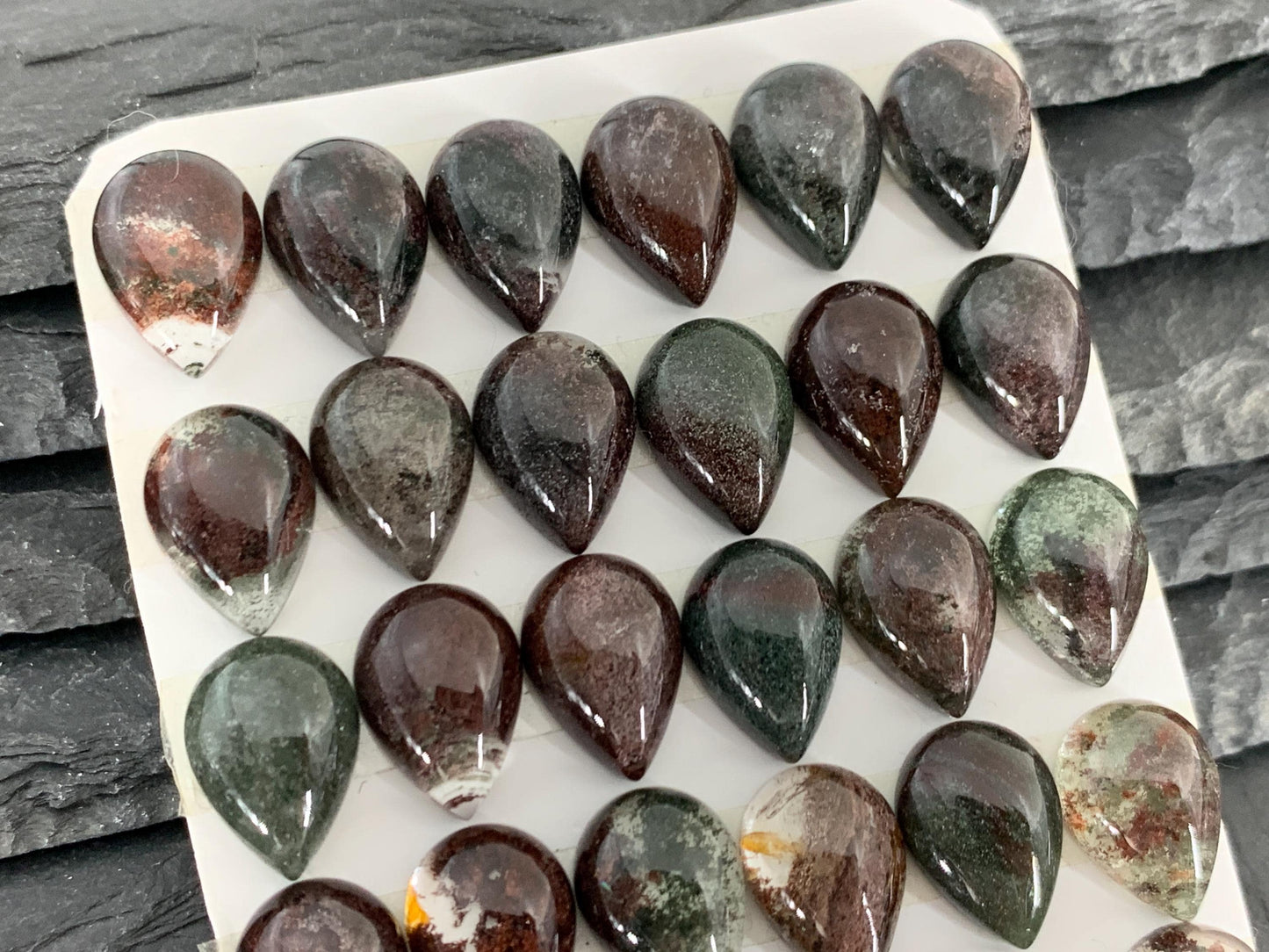 Green Phantom Crystal pear 10x14mm cabochon - Calibrated cabochons