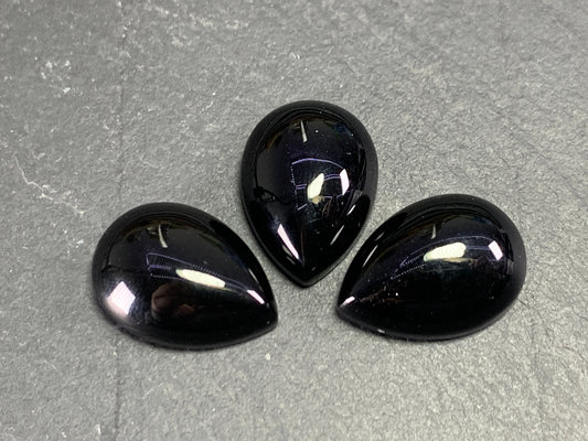 Black Agate pear 13x18mm cabochon - Calibrated cabochons