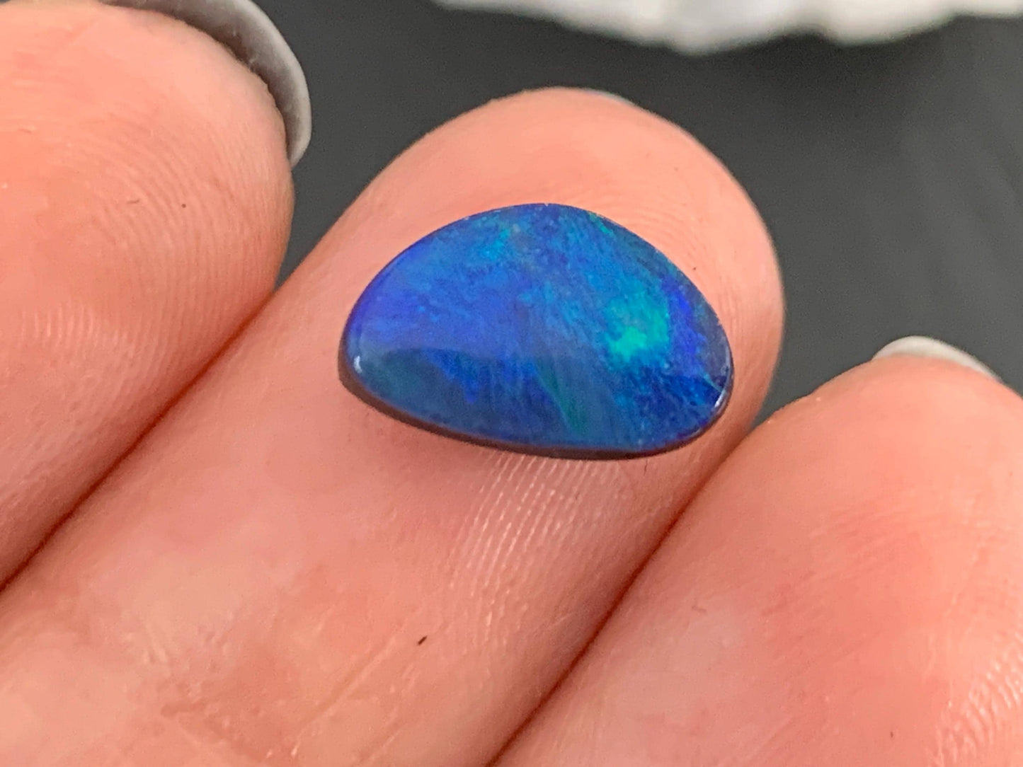 Australian Opal doublet 7x11x4mm cabochon