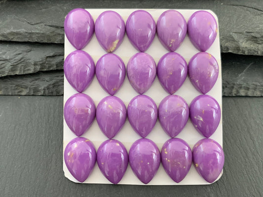 Phosphosiderite pear 13x18mm cabochon - Calibrated Cabochons