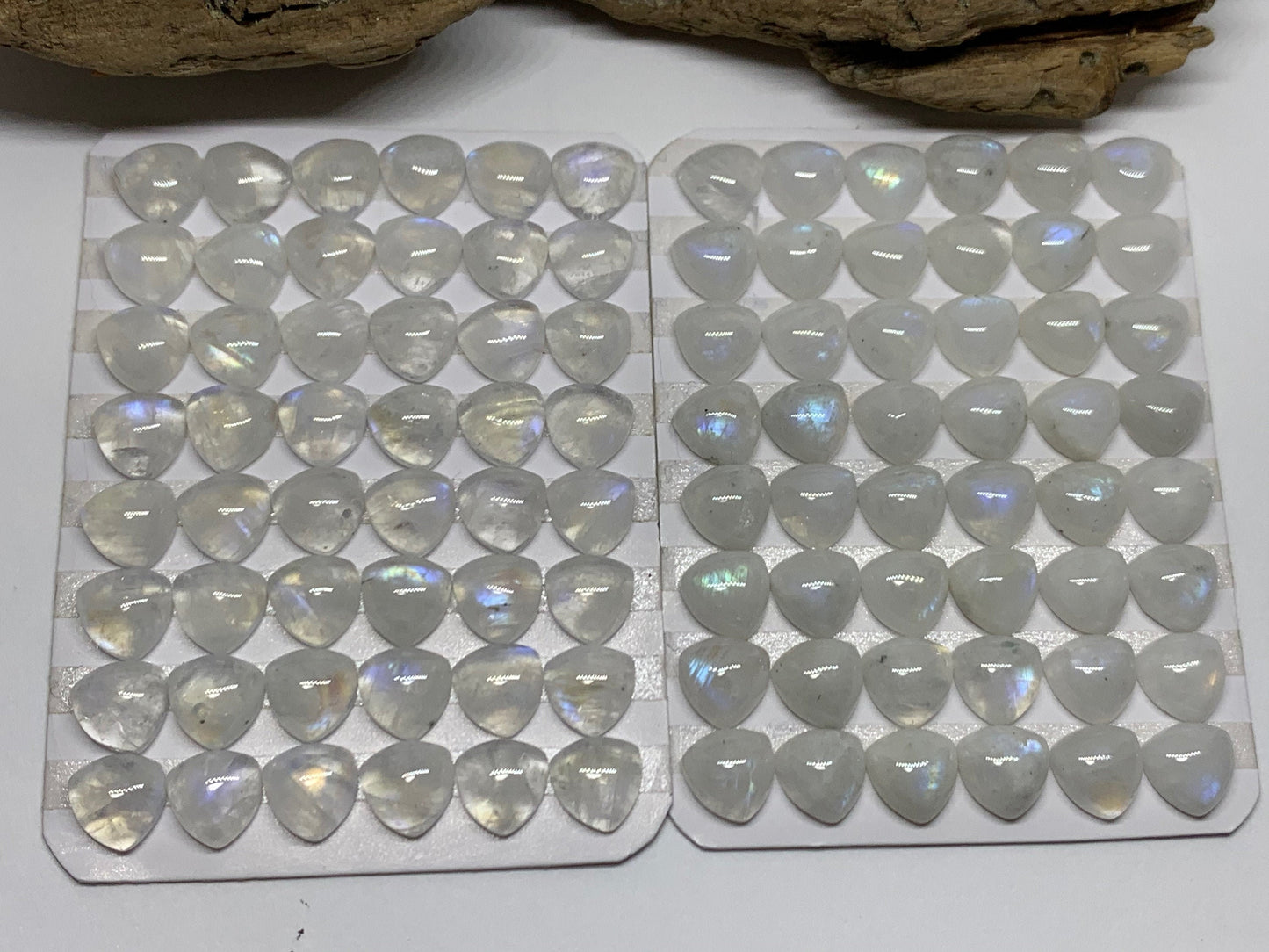 Rainbow Moonstone triangle cabochon 8x8mm - Calibrated cabochons
