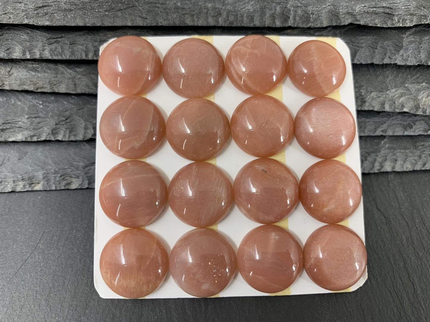 Pink Moonstone round 18mm cabochon - Calibrated cabochons