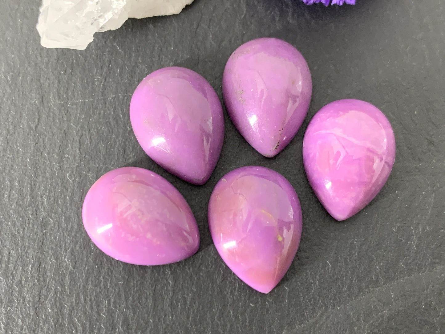 Phosphosiderite pear cabochon 12x16mm - Calibrated Cabochons