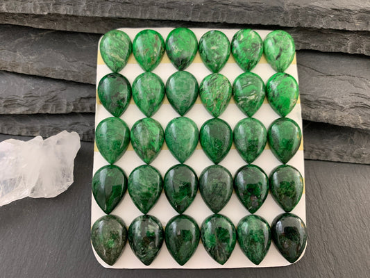 Maw Sit Sit pear 13x18mm cabochon - Calibrated cabochons