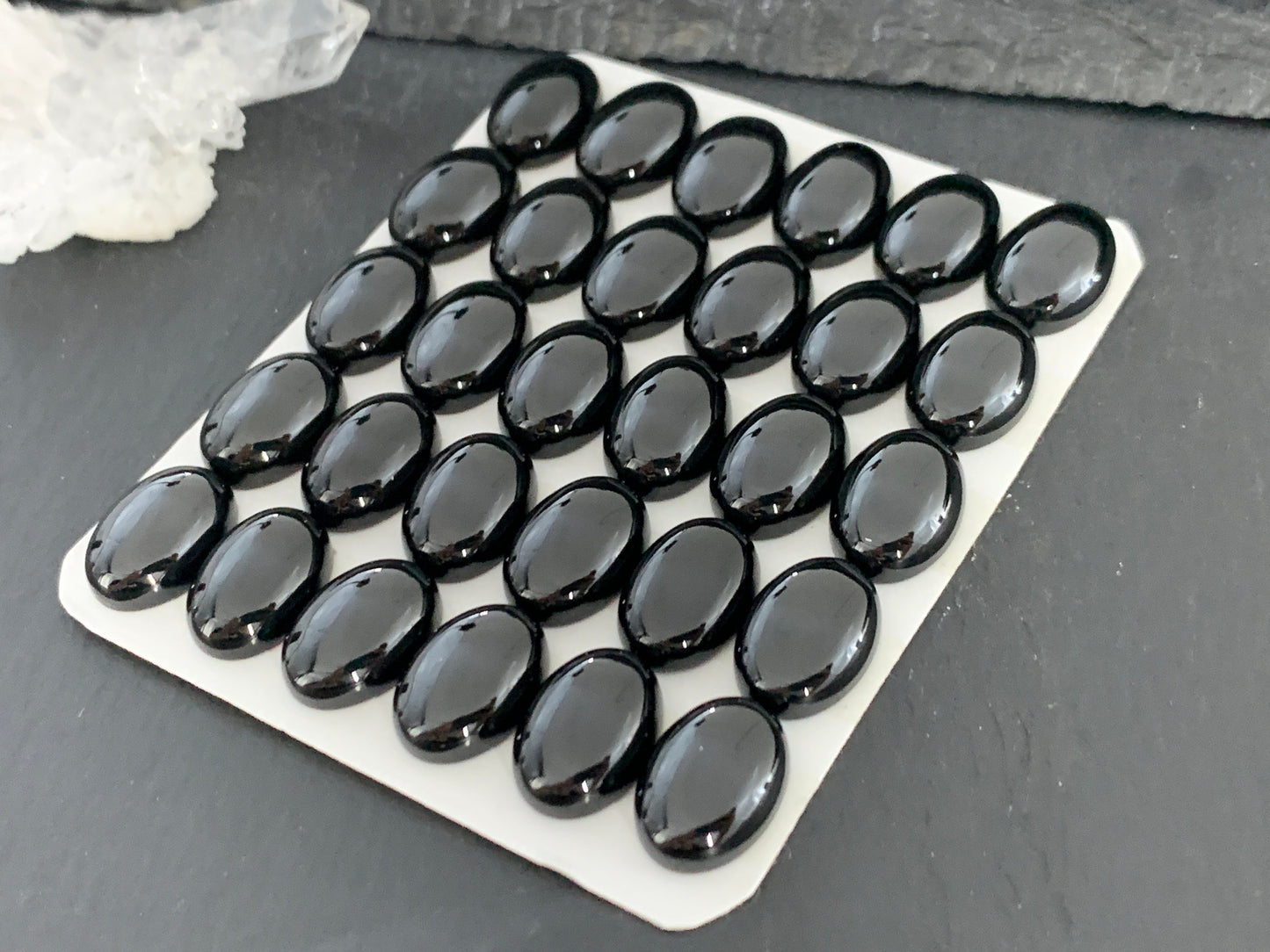 Black Spinel oval 10x14mm cabochon - Calibrated cabochons