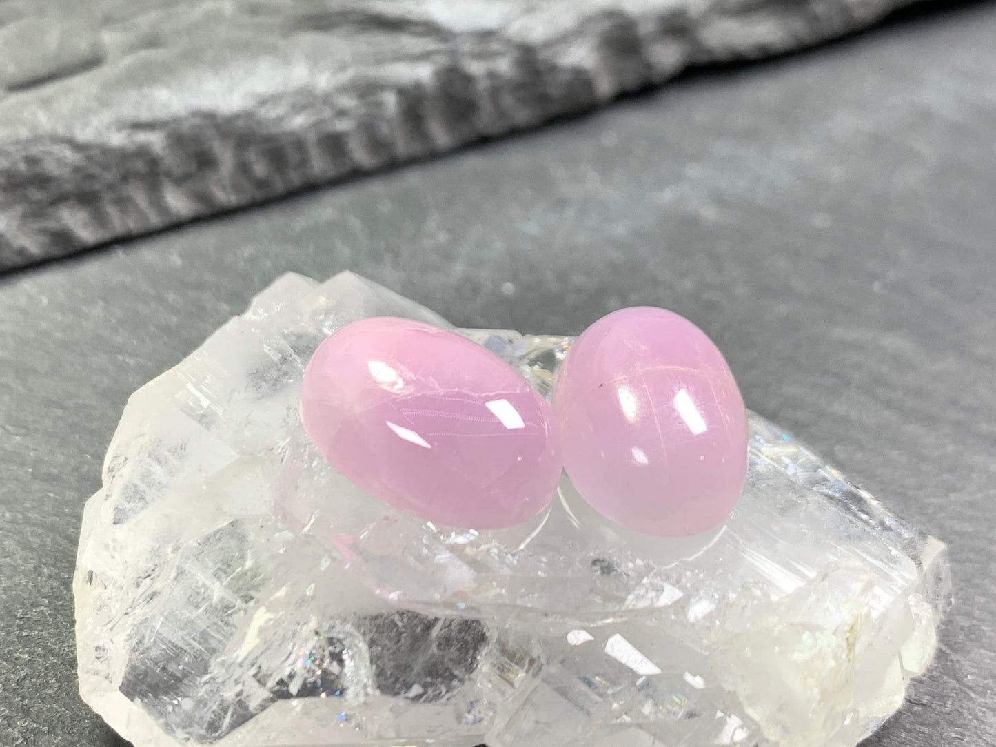Kunzite oval 10x14mm cabochon - Calibrated cabochons