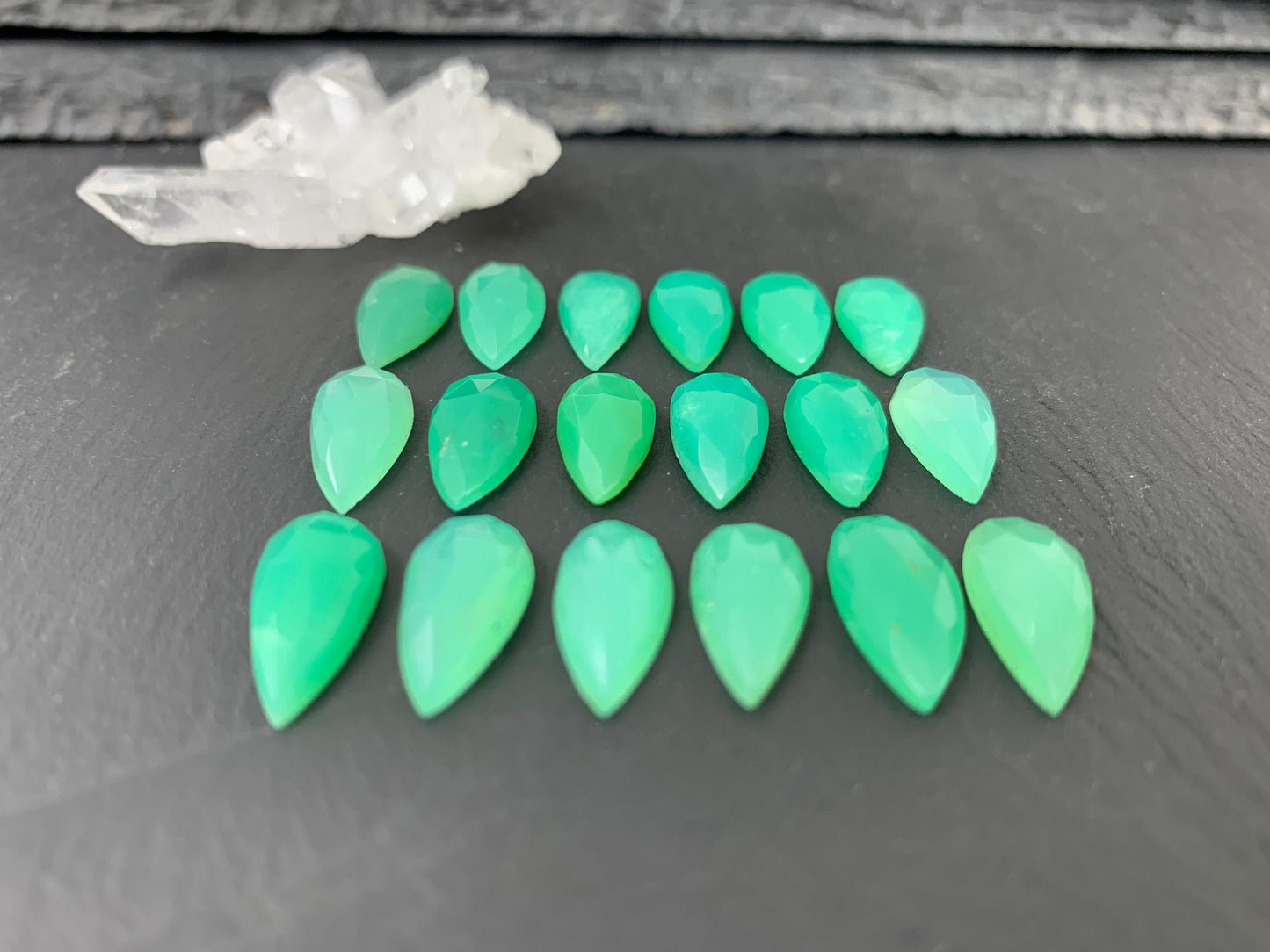 Faceted Chrysoprase pear 7x15mm cabochon