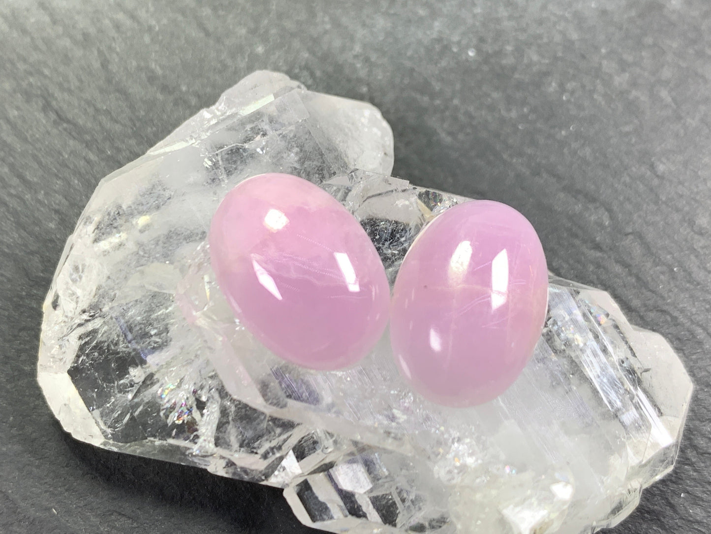 Kunzite oval 10x14mm cabochon - Calibrated cabochons
