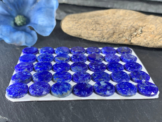 Flat Lapis Lazuli round 10mm cabochon with faceted edge - Calibrated cabochons