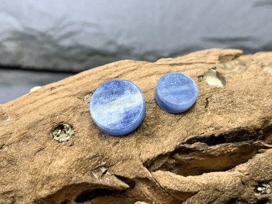 Flat Blue Kyanite round 6mm, 8mm cabochon - Calibrated cabochons
