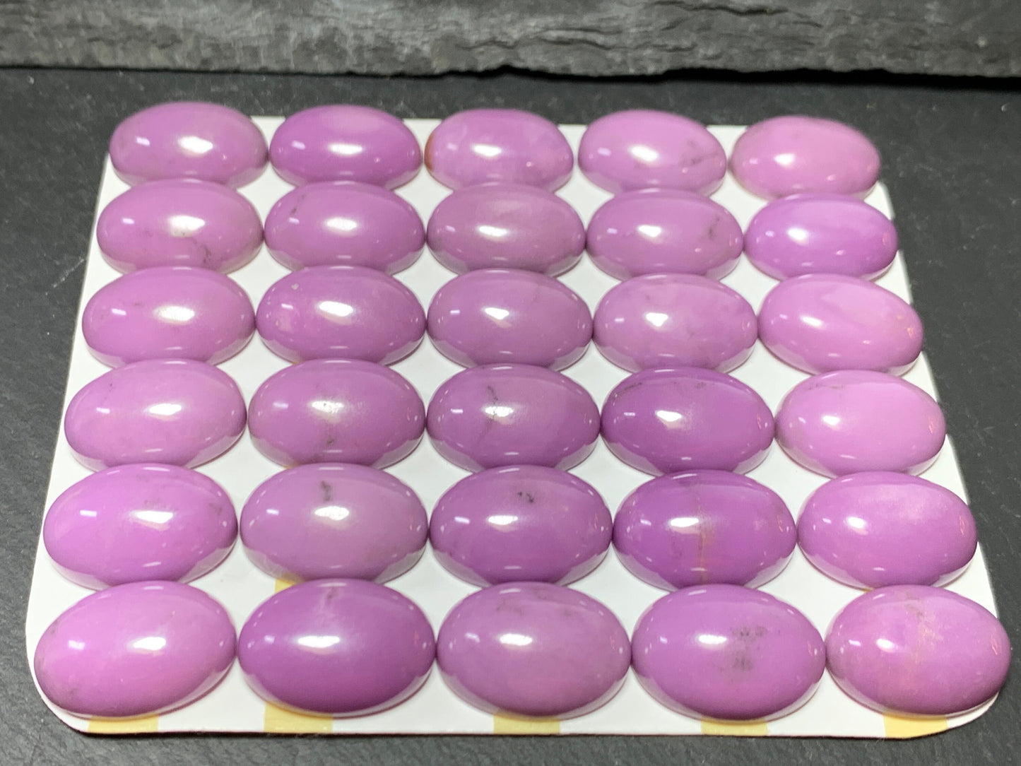 Phosphosiderite oval 13x18mm Cabochon - Calibrated cabochons