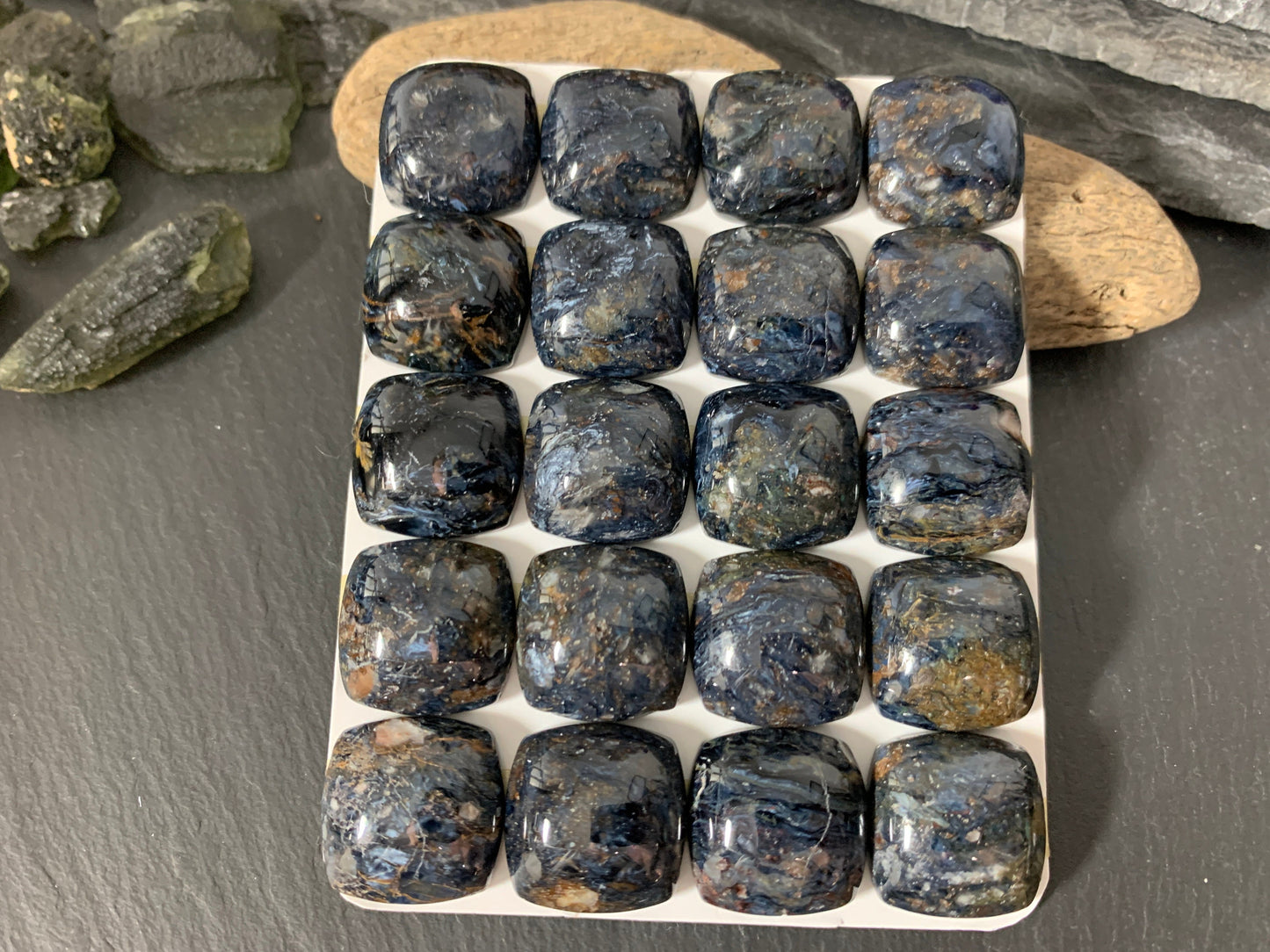 Blue Pietersite square cushion 18x18mm cabochon - Calibrated cabochons