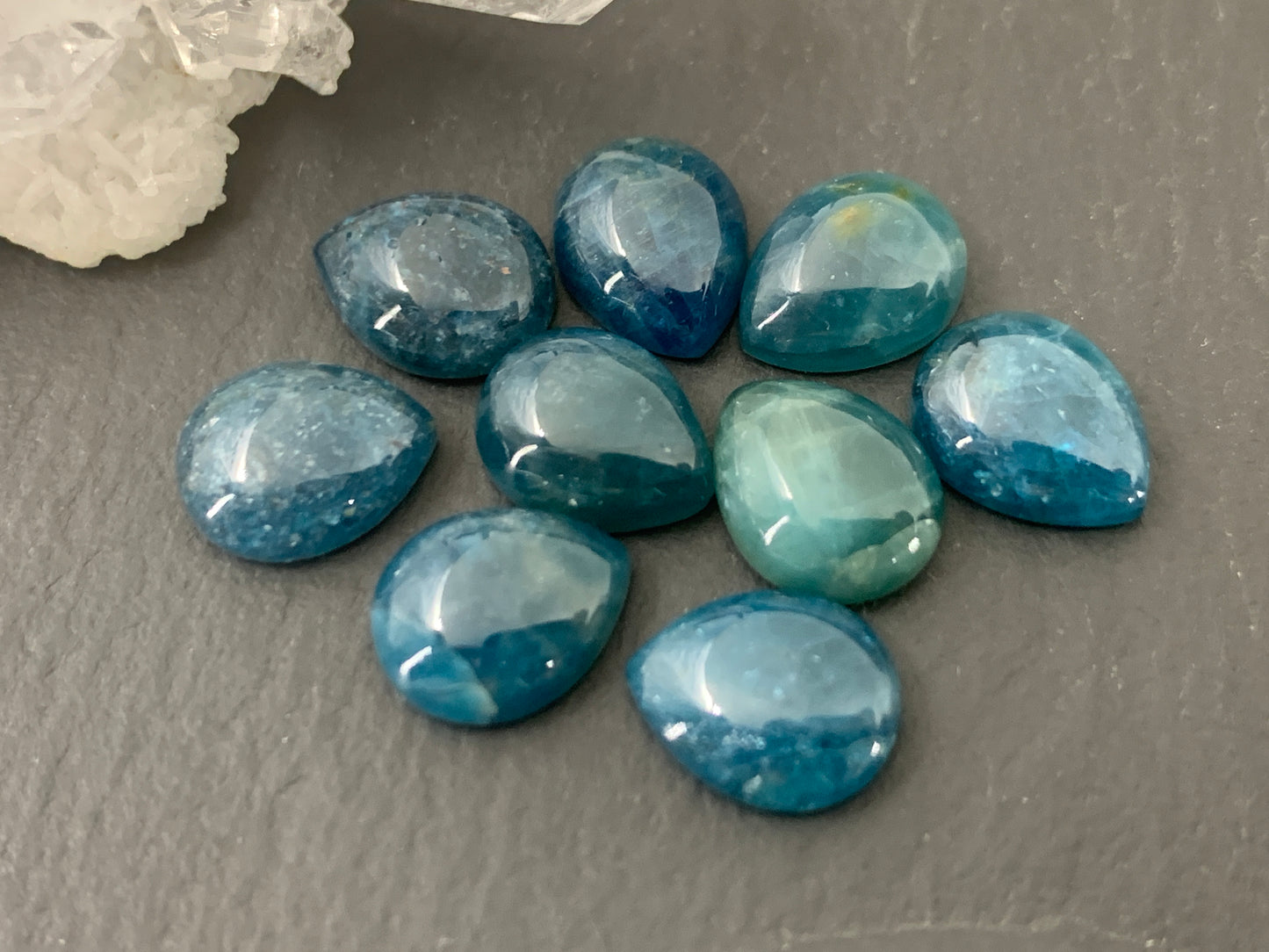 Blue Apatite pear 8x10mm cabochon - Calibrated cabochons