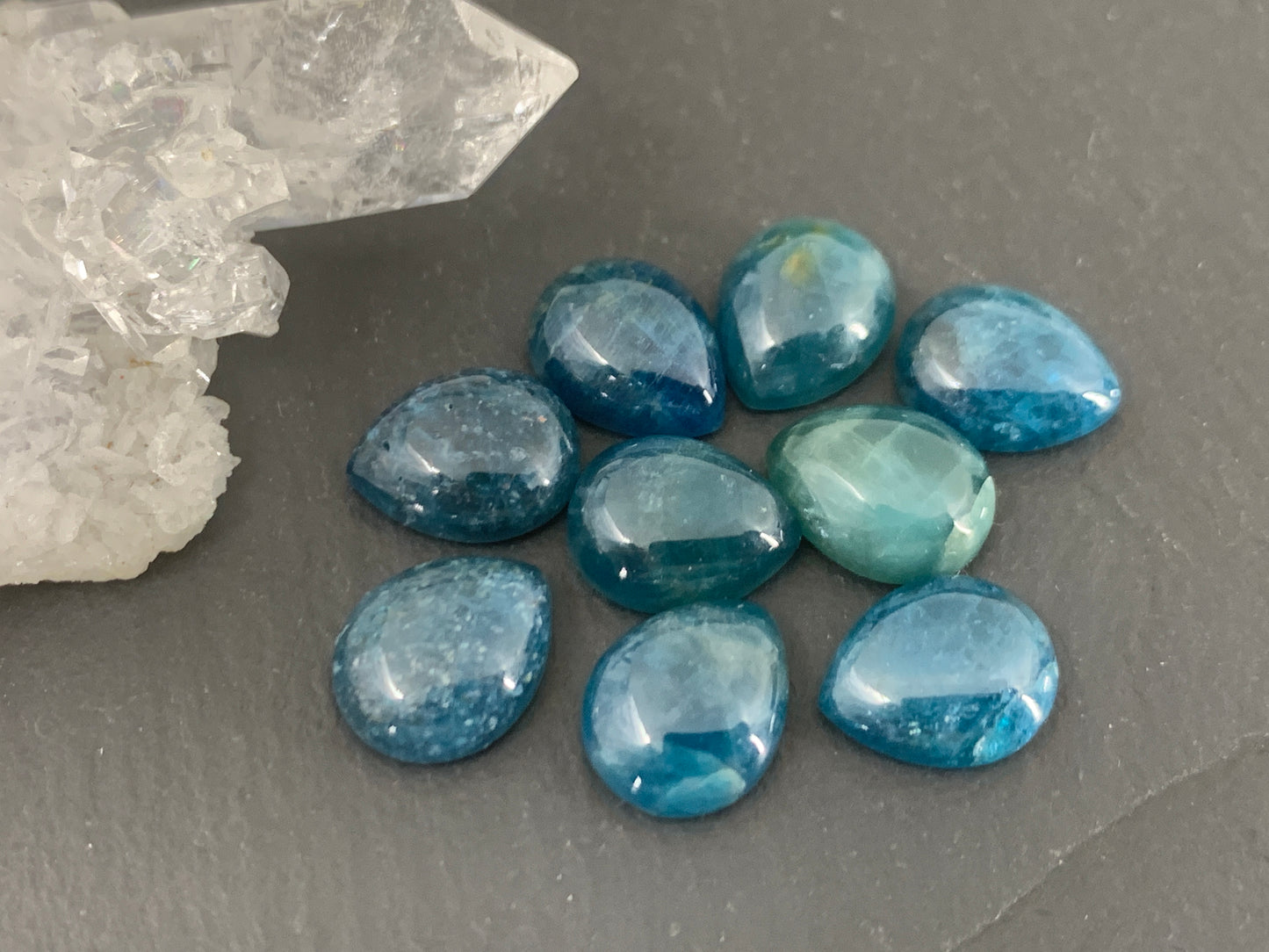 Blue Apatite pear 8x10mm cabochon - Calibrated cabochons