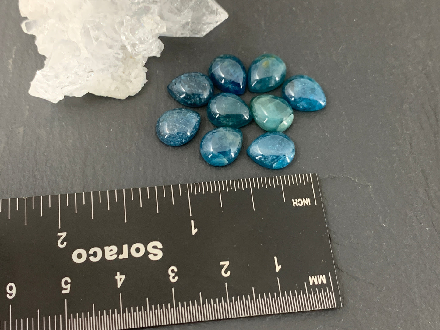 Blue Apatite pear 8x10mm cabochon - Calibrated cabochons