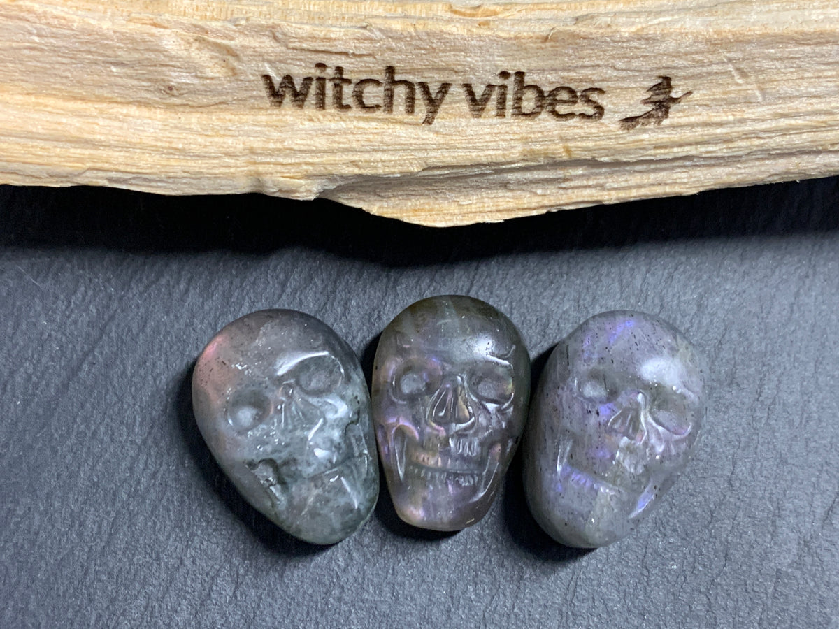 Labradorite Skull Carving, Pink- Purple Flash Crystal Skull, Gothic Crystal Decor, Witchy Home Decor:15x22mm