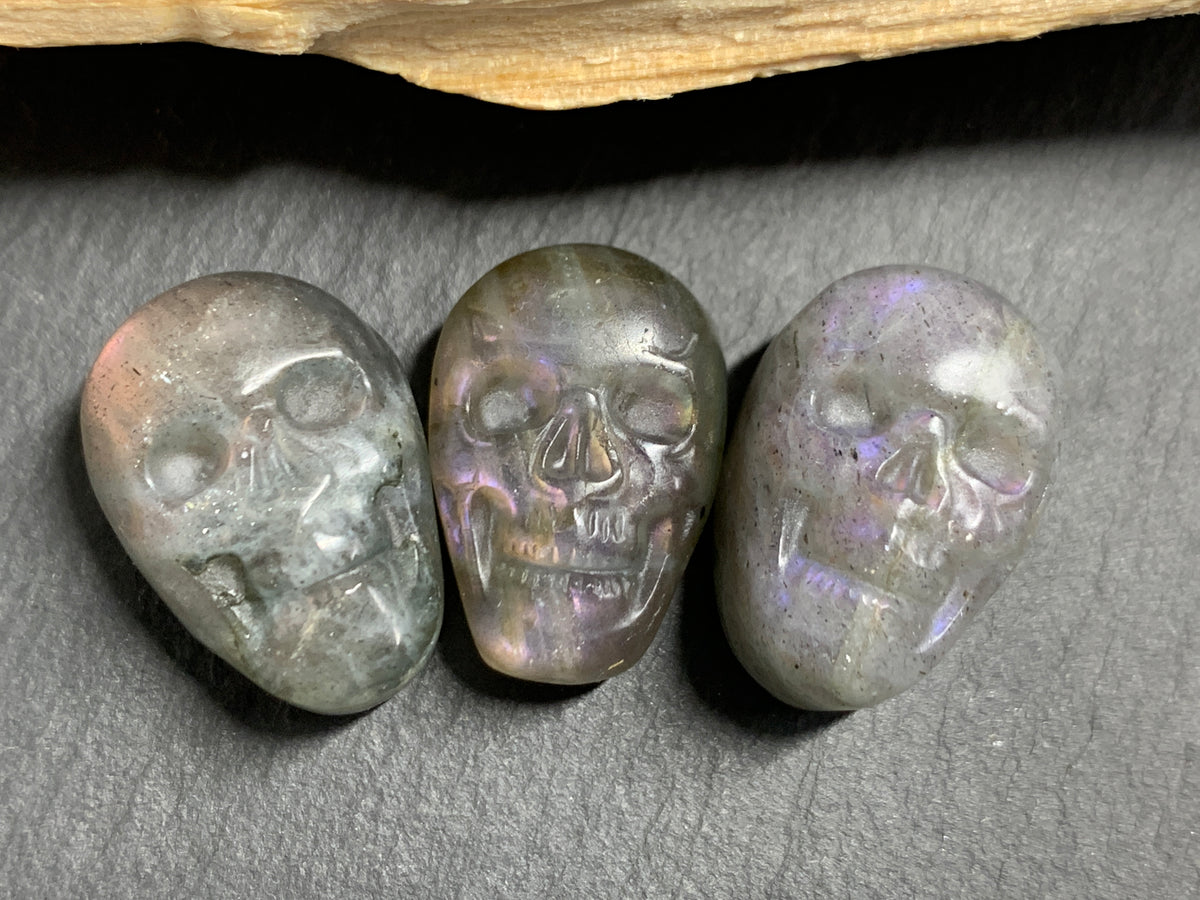 Labradorite Skull Carving, Pink- Purple Flash Crystal Skull, Gothic Crystal Decor, Witchy Home Decor:15x22mm