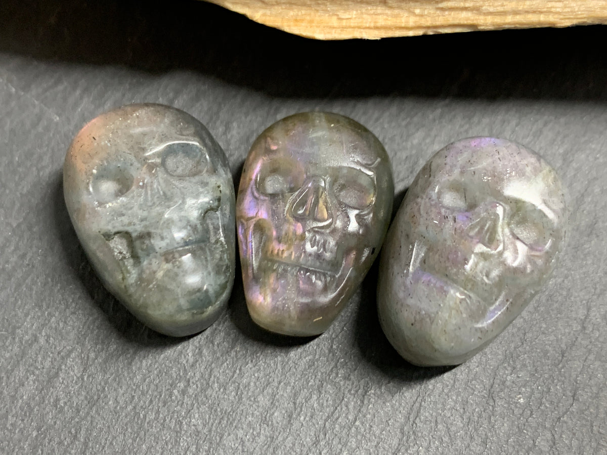 Labradorite Skull Carving, Pink- Purple Flash Crystal Skull, Gothic Crystal Decor, Witchy Home Decor:15x22mm