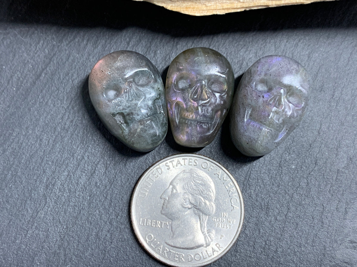 Labradorite Skull Carving, Pink- Purple Flash Crystal Skull, Gothic Crystal Decor, Witchy Home Decor:15x22mm
