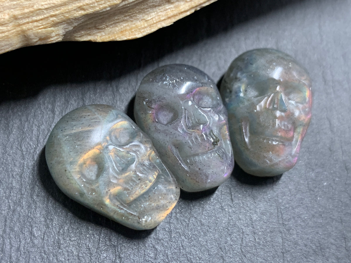 Labradorite Skull Carving 20-21mm, Pink- Purple Flash Crystal Skull, Gothic Crystal Decor
