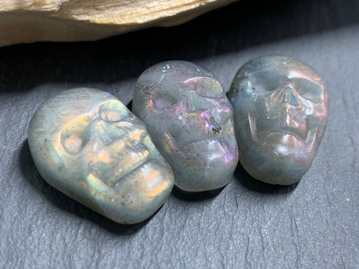 Labradorite Skull Carving 20-21mm, Pink- Purple Flash Crystal Skull, Gothic Crystal Decor