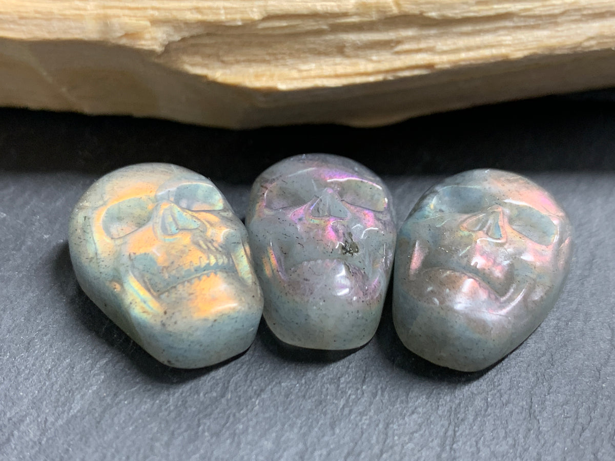 Labradorite Skull Carving 20-21mm, Pink- Purple Flash Crystal Skull, Gothic Crystal Decor