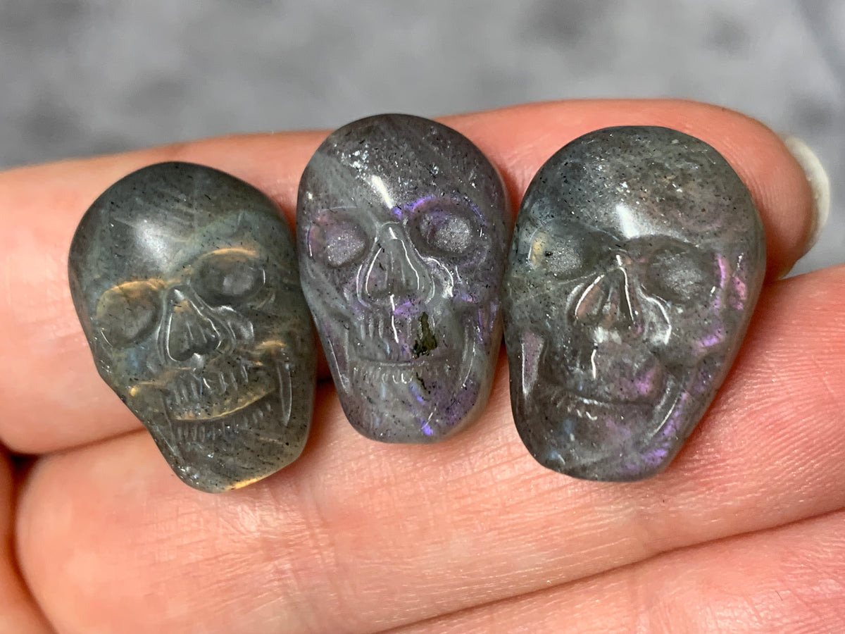 Labradorite Skull Carving 20-21mm, Pink- Purple Flash Crystal Skull, Gothic Crystal Decor