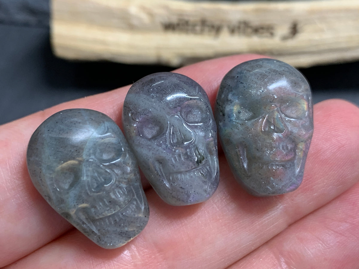 Labradorite Skull Carving 20-21mm, Pink- Purple Flash Crystal Skull, Gothic Crystal Decor