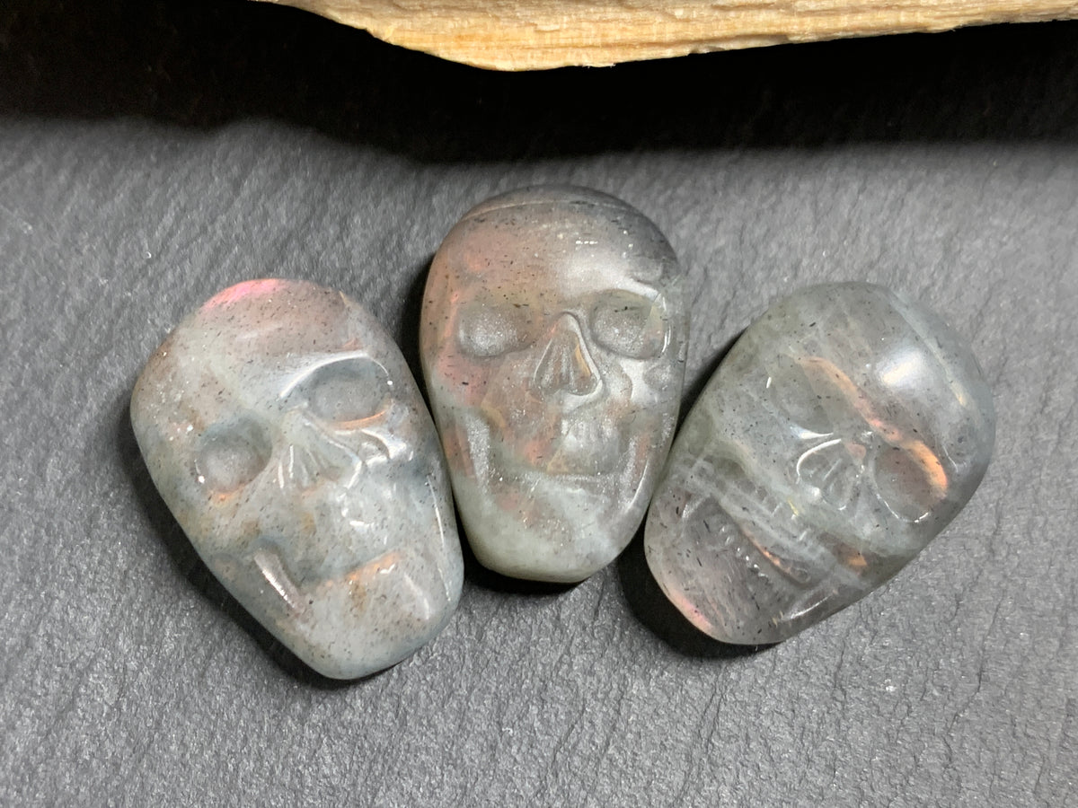 Labradorite Skull Carving 21-22mm, Pink- Purple Flash Crystal Skull, Gothic Crystal Decor, Witchy Home Decor