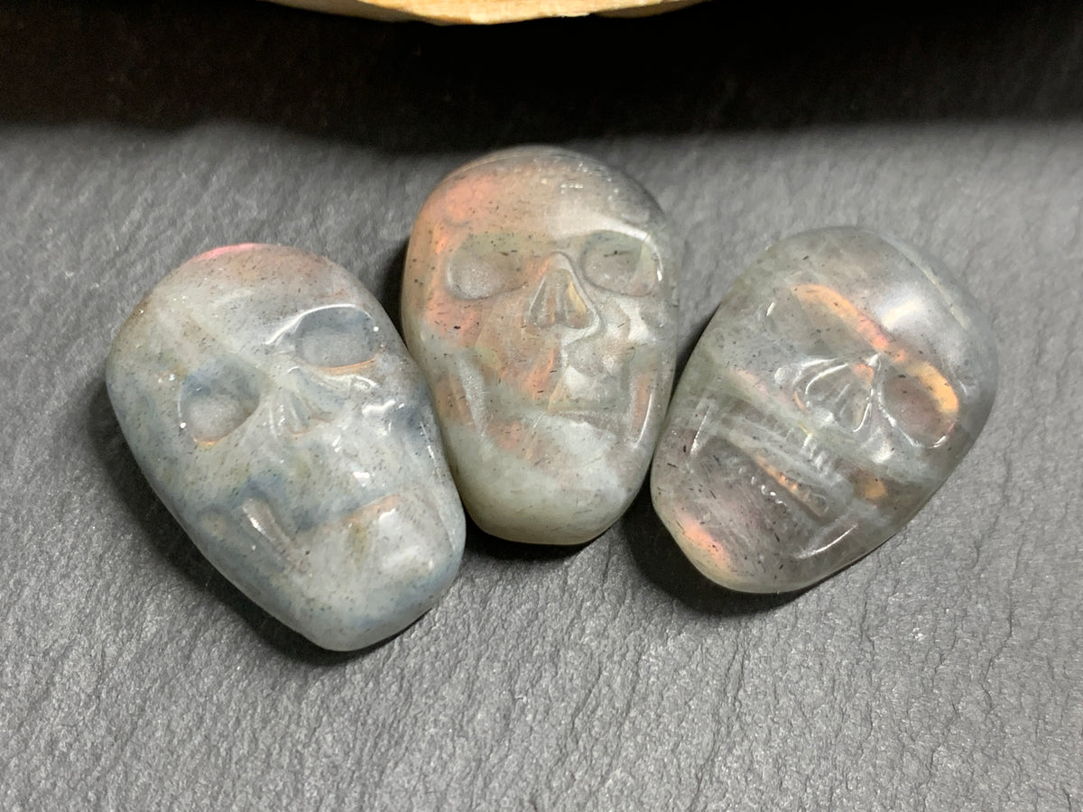 Labradorite Skull Carving 21-22mm, Pink- Purple Flash Crystal Skull, Gothic Crystal Decor, Witchy Home Decor