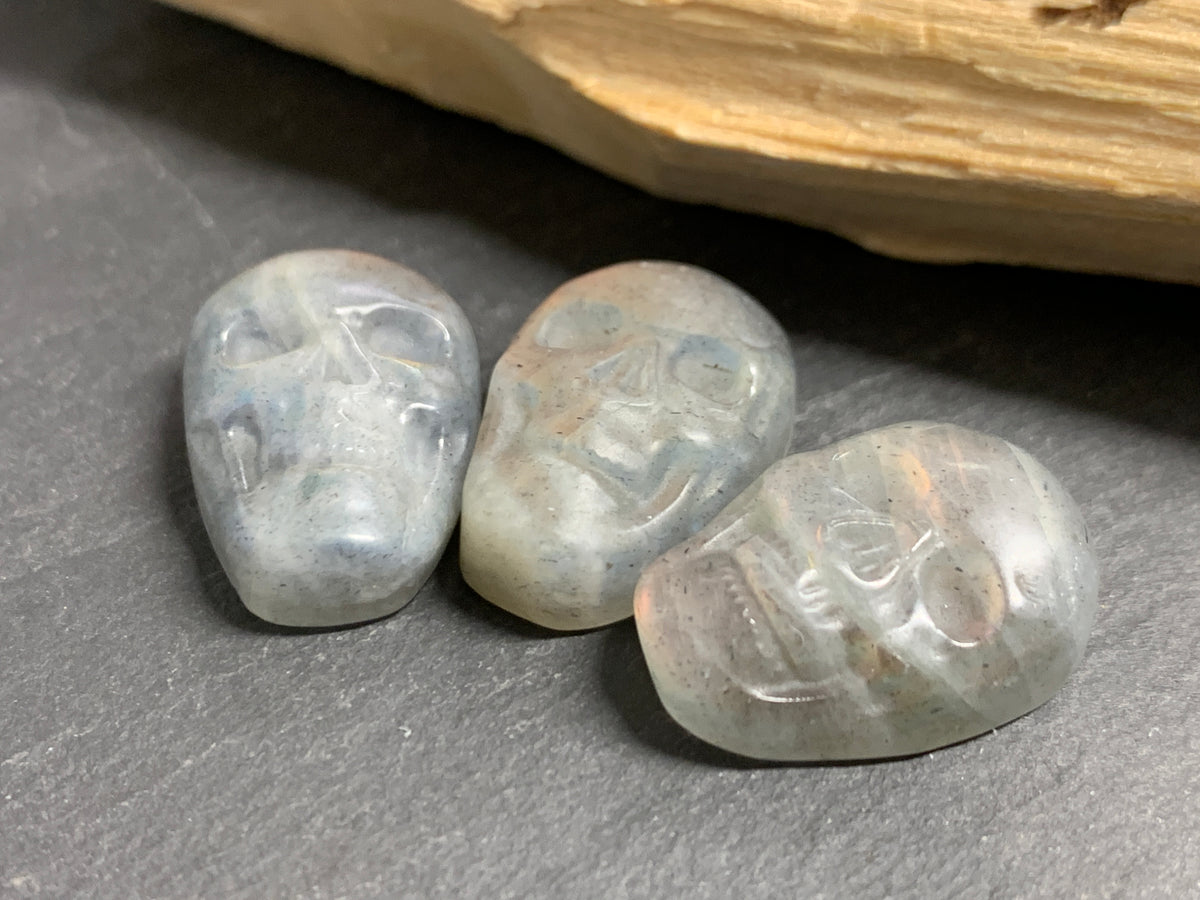 Labradorite Skull Carving 21-22mm, Pink- Purple Flash Crystal Skull, Gothic Crystal Decor, Witchy Home Decor