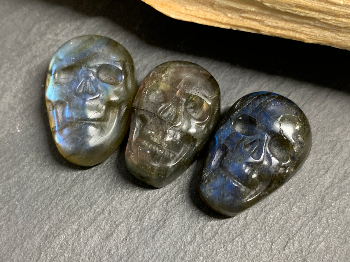 Labradorite Skull Carving 21-22mm long Blue, Purple Flash Crystal Skull, Witchy Jewelry