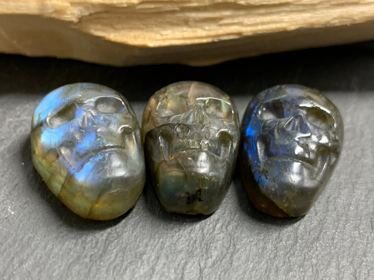 Labradorite Skull Carving 21-22mm long Blue, Purple Flash Crystal Skull, Witchy Jewelry