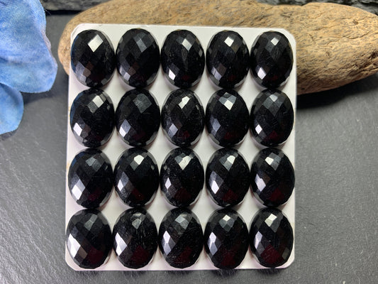 Faceted Jet oval 12x16mm cabochon - Calibrated cabochons