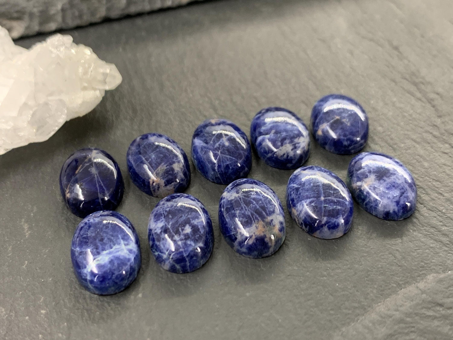Sodalite oval 10x14mm cabochon