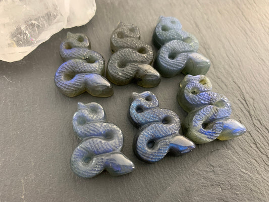 Labradorite snake cabochon - Snake carving