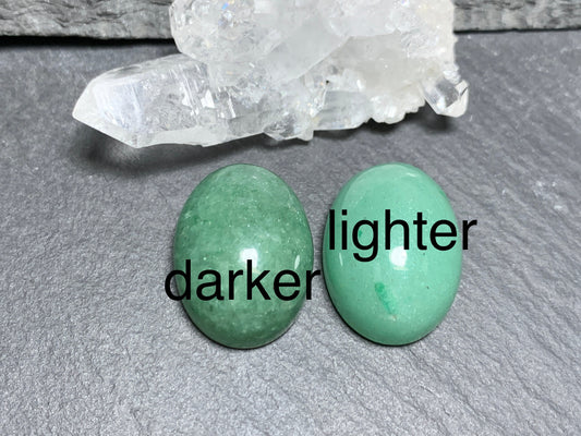 Green Aventurine oval 15x20mm cabochon - Calibrated cabochons