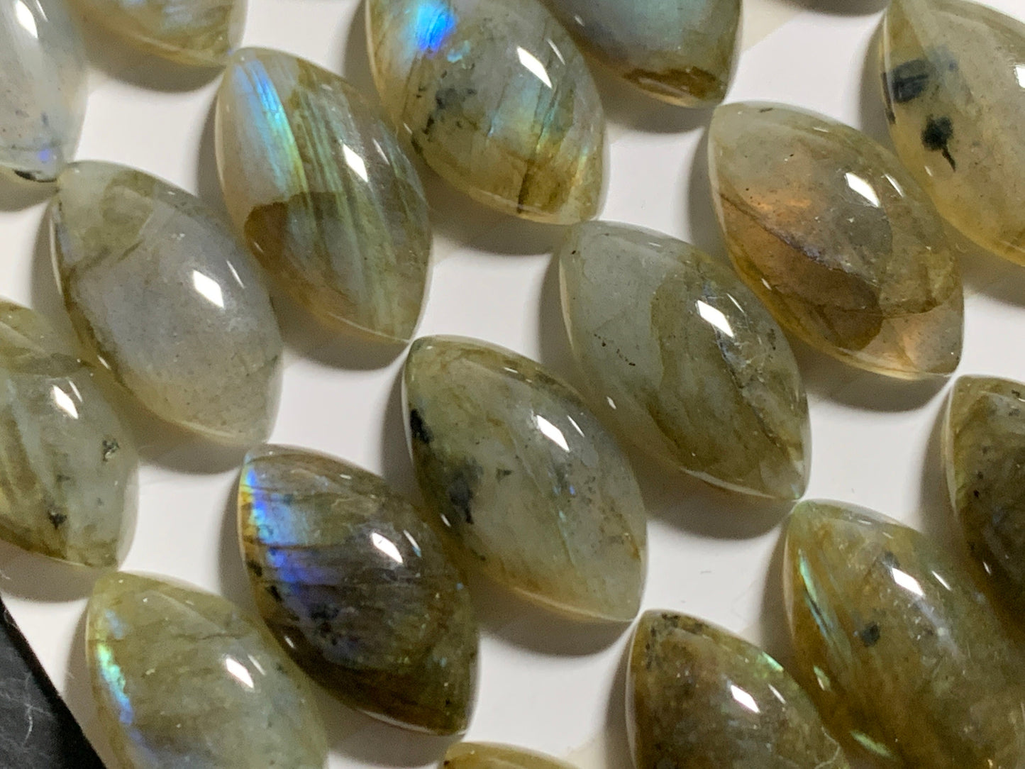 Labradorite marquise  10x20mm cabochon - Calibrated Cabochons