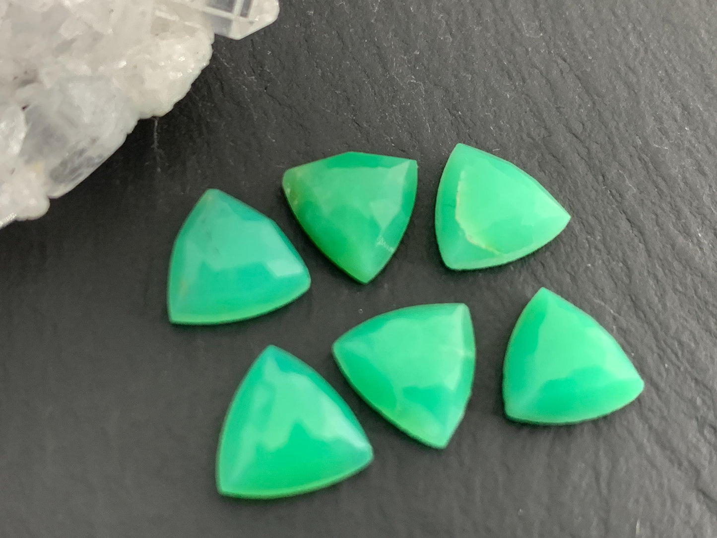 Faceted Chrysoprase trillion 8mm cabochon