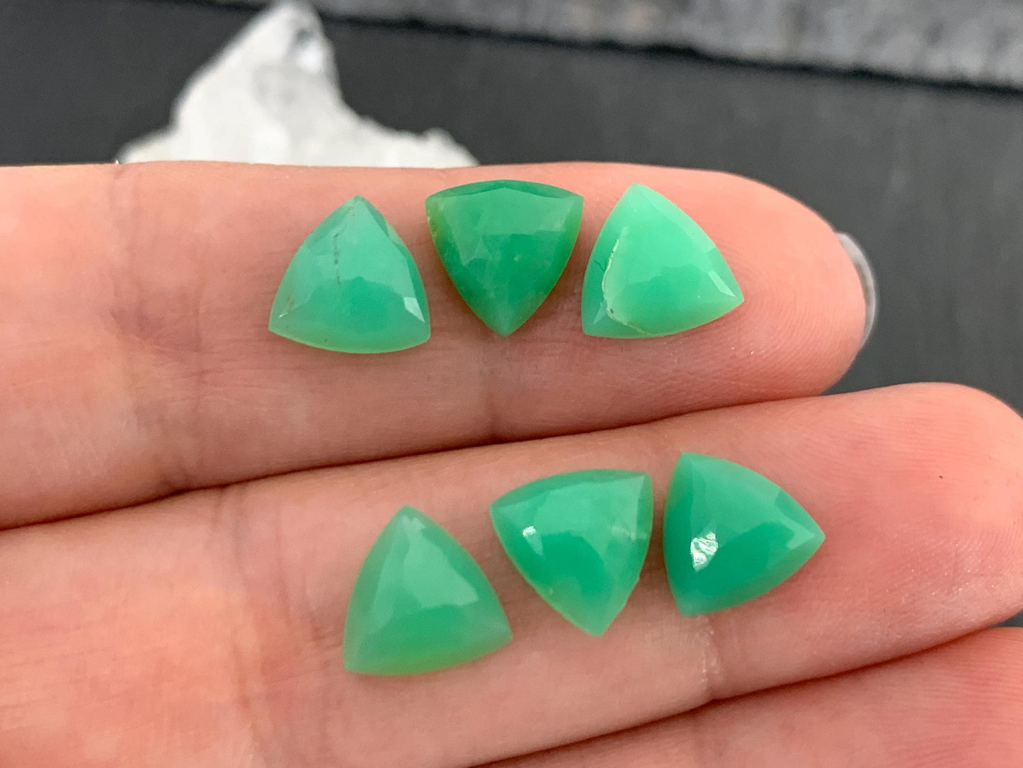 Faceted Chrysoprase trillion 8mm cabochon