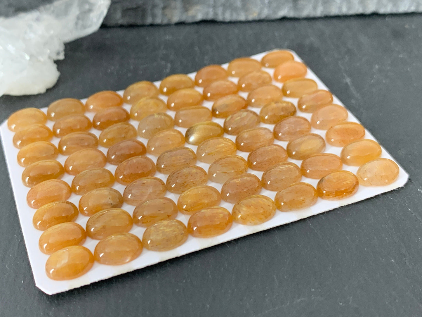 Gold Sunstone oval 6x8mm cabochon - Calibrated cabochons