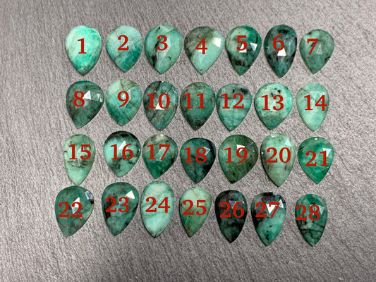 Emerald Faceted pear 12-14mm cabochon