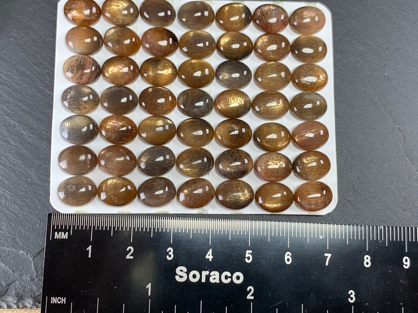 Gold Sunstone oval 8x10mm cabochon - Calibrated cabochons