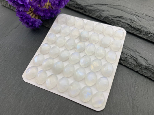 Rainbow Moonstone marquise 8x10mm cabochon - Calibrated cabochon