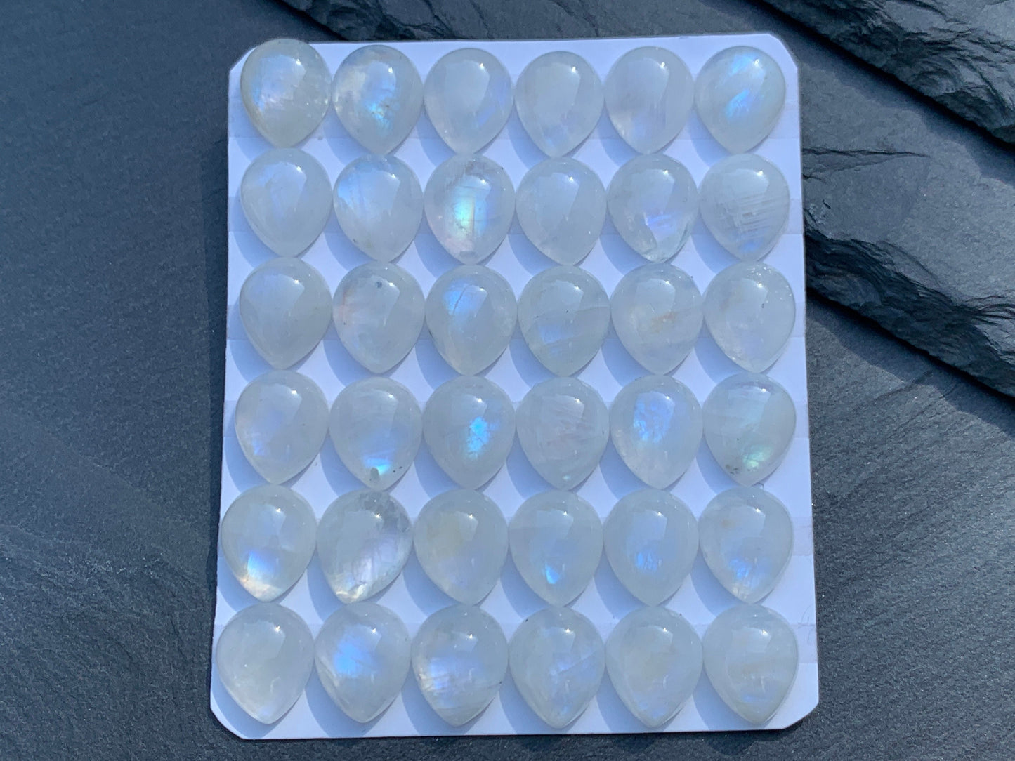 Rainbow Moonstone pear 10x12mm cabochon - Calibrated cabochons