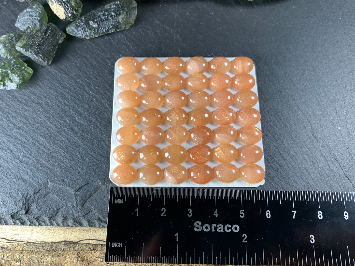 Goldsand Sunstone oval 8x10mm cabochon - Calibrated cabochons