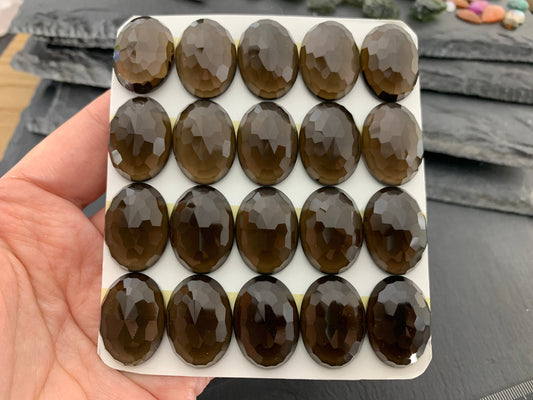 Faceted Smokey Quartz oval 16x22mm cabochon - Calibrated cabochons