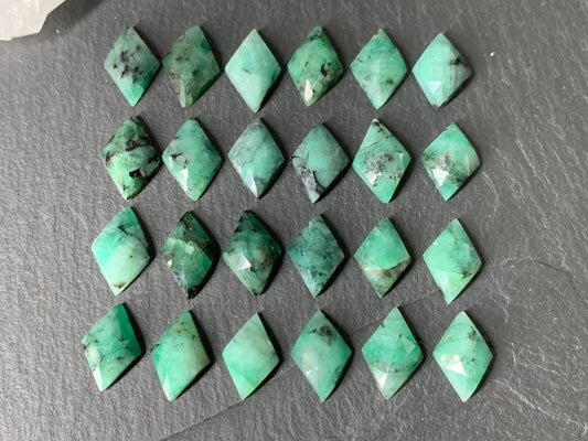 Faceted Emerald rhombus 11-12mm long cabochon/ W381